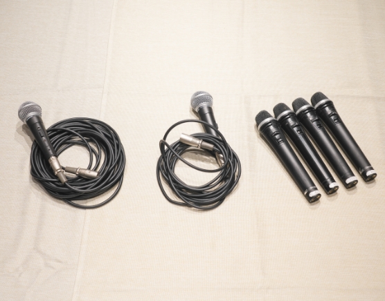 マイク（ワイヤレスマイク／有線マイク）