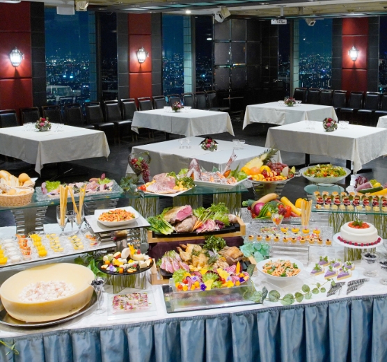 立食ブッフェスタイル