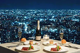 地上高層階から望む絶景は、夜景ディナーや昼の会食シーンを印象的に演出し、映像に圧倒的なスケール感と特別感をもたらします。