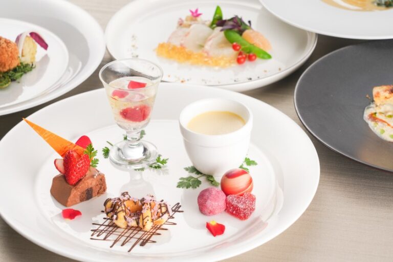秋のスペシャルランチ ～乾杯酒＆デザート5種・小菓子×Art of Teaフリーフロー付き～
